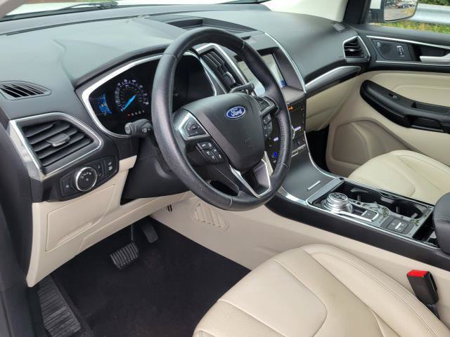 Used 2020 Ford Edge Titanium w/ Equipment Group 301A AWD/4WD image 6