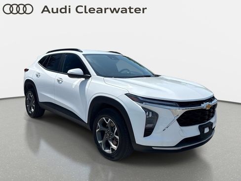 Used 2024 Chevrolet Trax LT w/ Driver Confidence Package FWD image 6