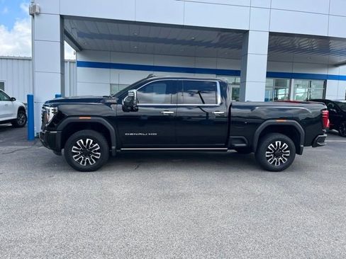Used 2024 GMC Sierra 2500 Denali Ultimate w/ Max Trailering Package AWD/4WD image 2