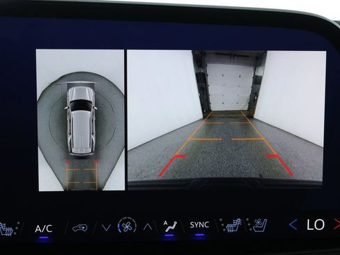 Used 2025 Chevrolet Tahoe Premier image 17