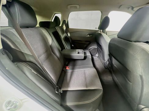 Used 2022 Nissan Rogue SV AWD/4WD image 24