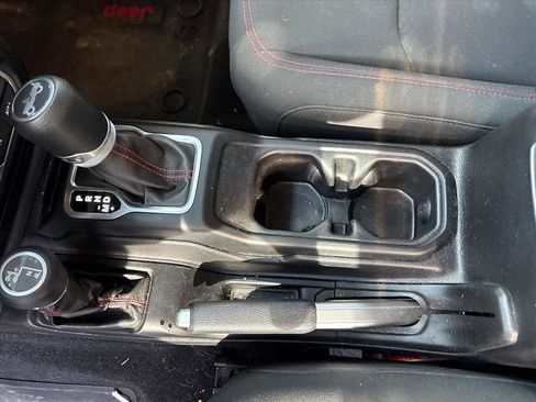 Used 2018 Jeep Wrangler Unlimited Rubicon image 15