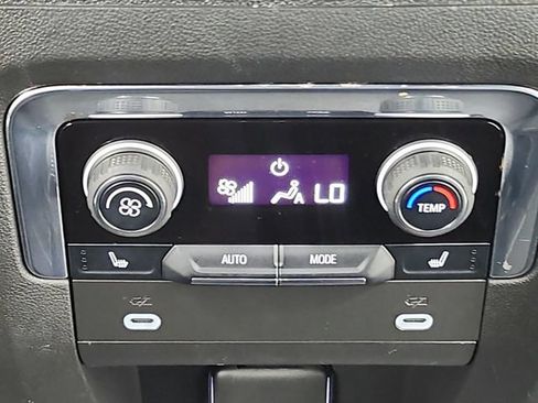 Used 2023 Chevrolet Suburban Premier AWD/4WD image 45