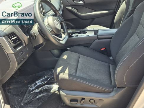 Used 2024 Nissan Rogue SV FWD image 8