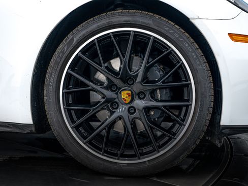 Certified 2021 Porsche Panamera 4 image 11