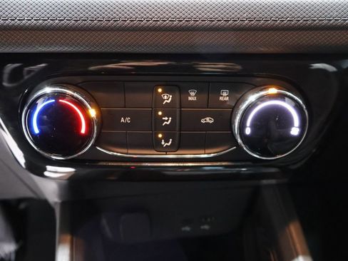 Used 2025 Chevrolet TrailBlazer LT image 31