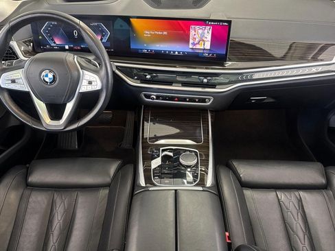 Used 2025 BMW X7 xDrive40i AWD/4WD image 15