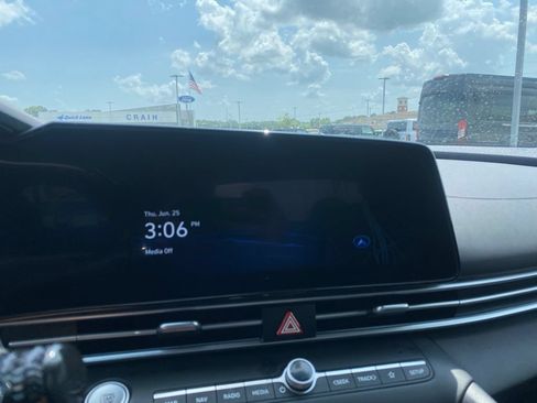 Used 2025 Hyundai Elantra SEL FWD image 20