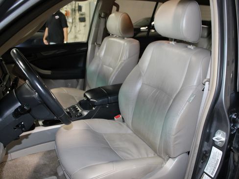 Used 2004 Toyota 4Runner Limited w/ Preferred Accessory Pkg RWD image 21