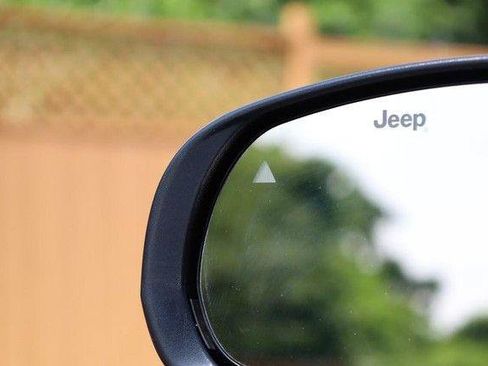 Used 2025 Jeep Compass Limited AWD/4WD image 19