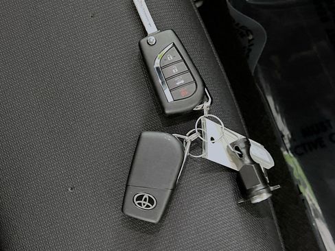 Used 2025 Toyota Corolla LE FWD image 36