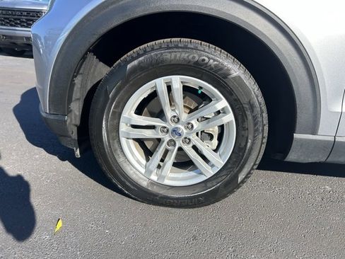 Used 2022 Ford Explorer XLT image 9