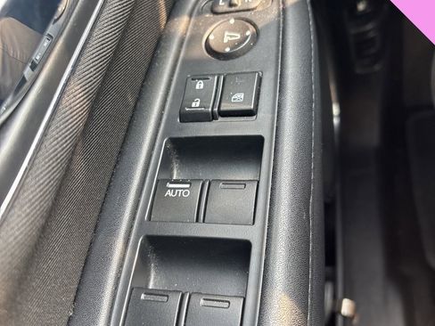 Used 2017 Honda HR-V EX image 9