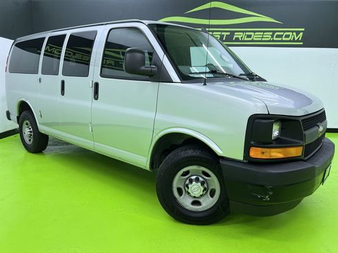Used 2017 Chevrolet Express 2500 LS RWD image 1