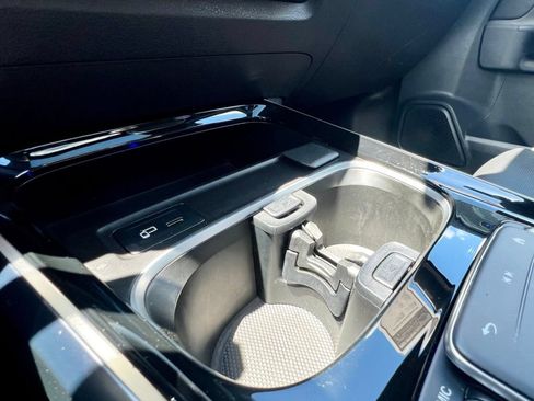 Certified 2022 Mercedes-Benz GLB 250 4MATIC image 27