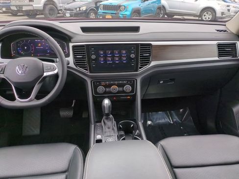 Used 2023 Volkswagen Atlas SE image 17