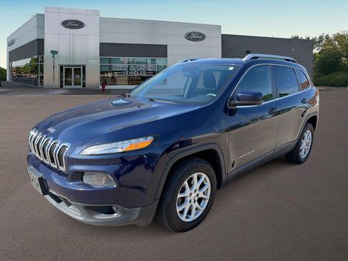 Used 2015 Jeep Cherokee Latitude w/ Comfort/Convenience Group AWD/4WD image 6