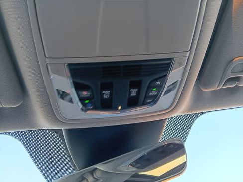 Used 2023 Acura MDX SH-AWD image 31