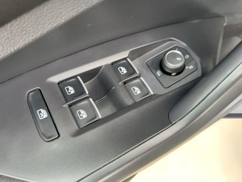 Used 2022 Volkswagen Jetta SE image 21