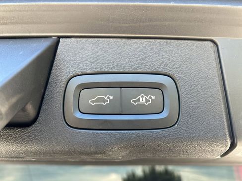 Used 2020 Volvo XC60 T5 Momentum image 51