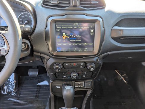 Used 2022 Jeep Renegade Latitude image 17