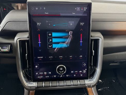 Used 2025 GMC Yukon Denali w/ Sun & Power Step Package AWD/4WD image 16