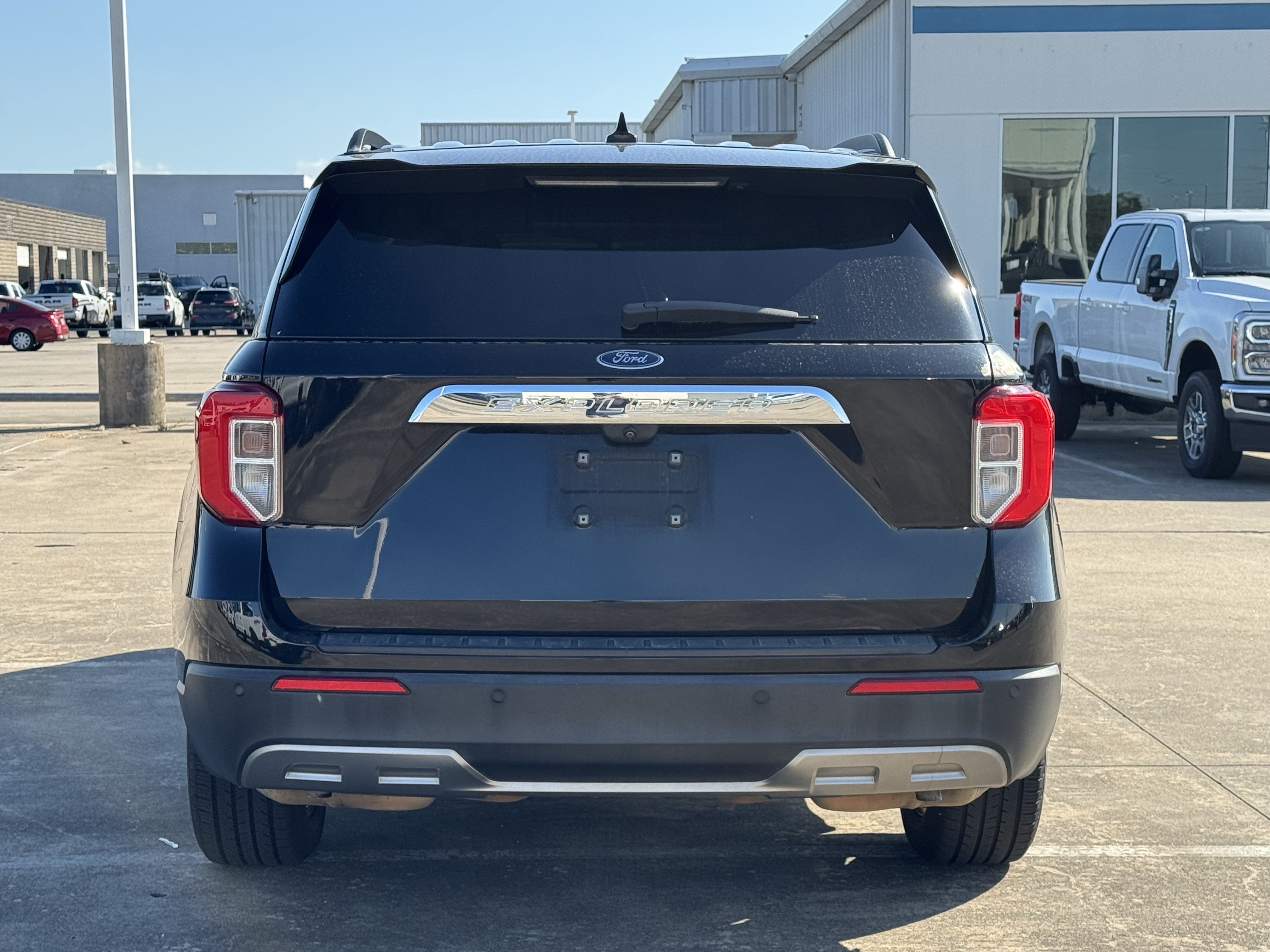 Used 2020 Ford Explorer XLT w/ Equipment Group 202A RWD image 9