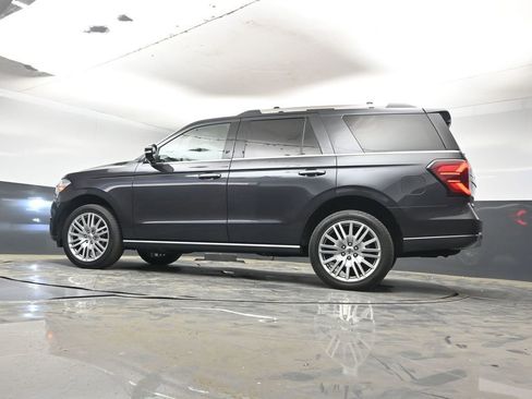 Used 2024 Ford Expedition Limited image 12