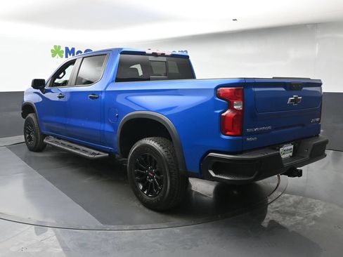 Used 2023 Chevrolet Silverado 1500 ZR2 w/ Technology Package AWD/4WD image 28