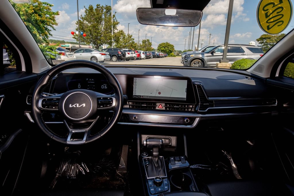 Used 2025 Kia Sportage EX w/ Premium Package FWD image 19