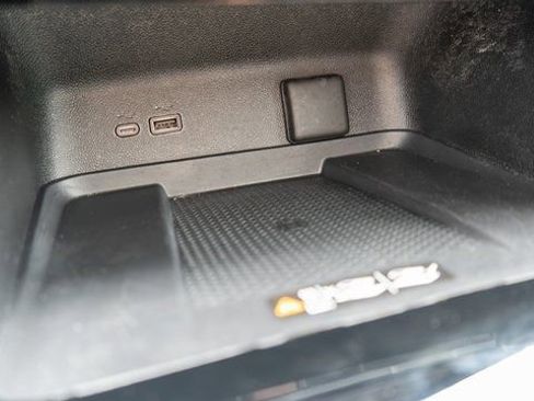 Used 2024 Chevrolet Traverse RS w/ LPO, Floor Liner Package image 33