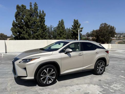 Used 2017 Lexus RX 350 FWD w/ Premium Package image 2