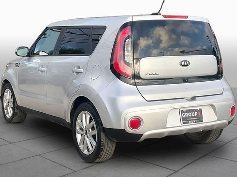 Used 2017 Kia Soul + FWD image 12