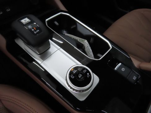 New 2025 Mitsubishi Outlander SEL image 14