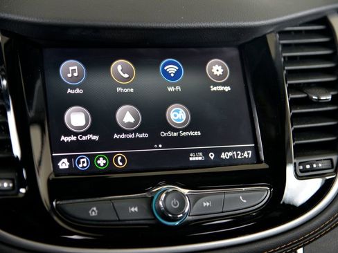 Used 2022 Chevrolet Trax LT w/ LT Convenience Package image 19