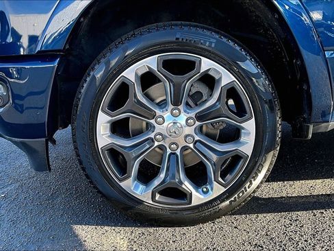 Used 2022 RAM 1500 Limited w/ Body-Colour Bumper Group image 33