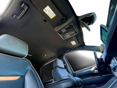 Used 2023 GMC Yukon AT4 image 17