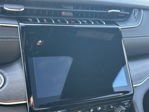 New 2025 Jeep Grand Cherokee Limited w/ Luxury Tech Group II image 25