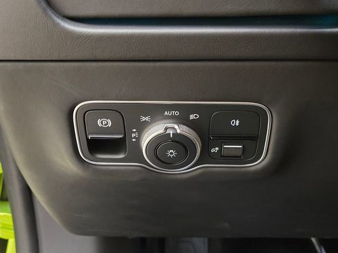 Used 2024 Aston Martin DB12 Coupe image 38