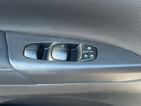 Used 2015 Nissan Sentra SV FWD image 20