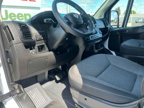 Used 2025 RAM ProMaster 2500 w/ U-Haul Equipment Group FWD image 24