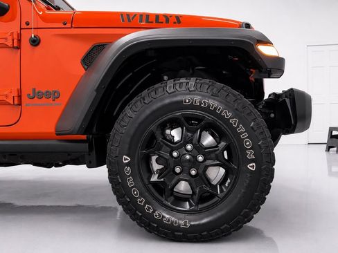 Used 2023 Jeep Wrangler Unlimited w/ Cold Weather Group AWD/4WD image 11