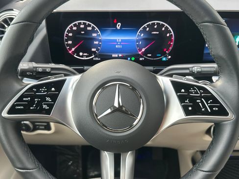 Certified 2025 Mercedes-Benz GLA 250 4MATIC image 24