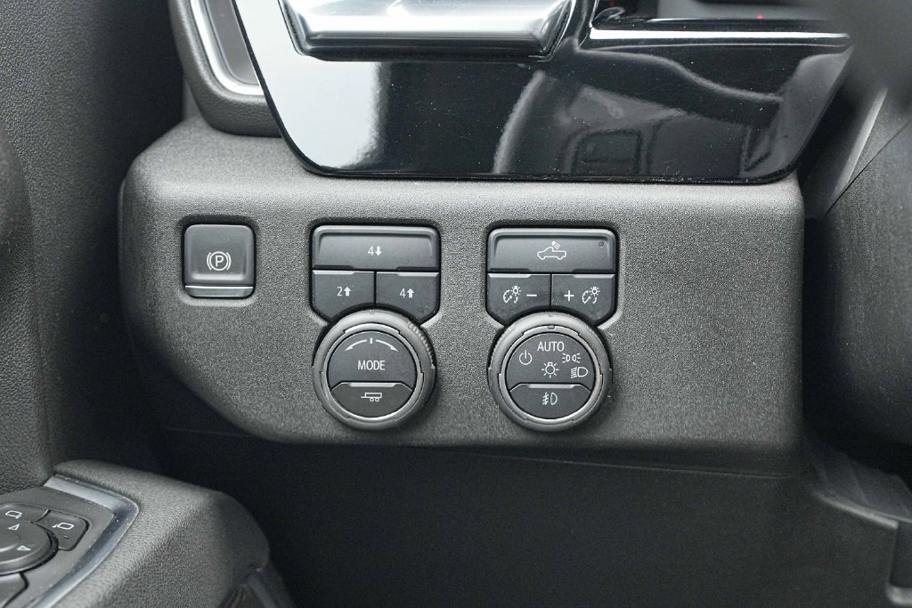 Used 2025 Chevrolet Silverado 2500 LT w/ Convenience Package AWD/4WD image 37