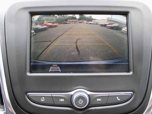 Used 2019 Chevrolet Equinox LS w/ LS Convenience Package FWD image 13
