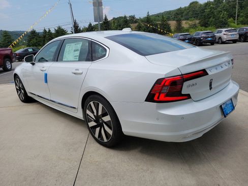 Certified 2024 Volvo S90 T8 Ultimate image 3