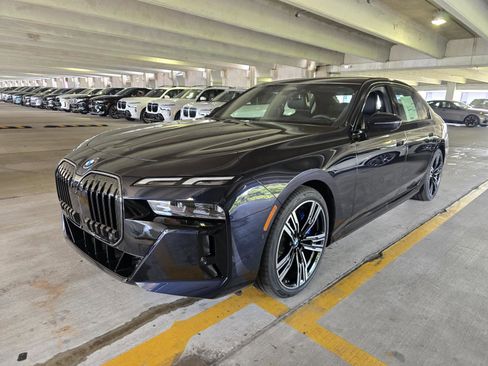 New 2026 BMW i7 xDrive60 w/ Premium Package image 6