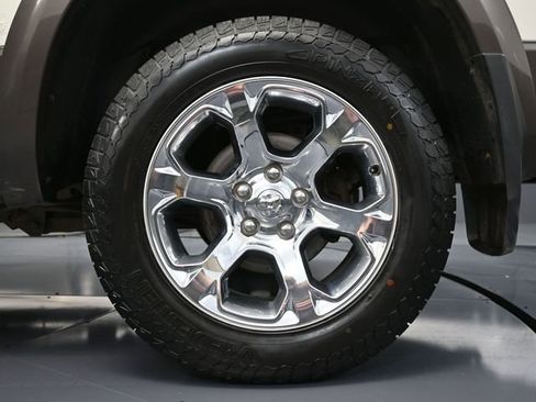 Used 2017 RAM 1500 Laramie w/ Convenience Group image 14