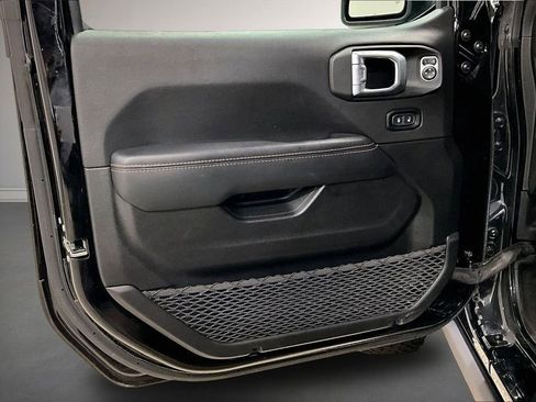 Used 2022 Jeep Wrangler Unlimited Rubicon image 21