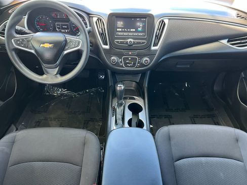 Used 2017 Chevrolet Malibu LS image 4